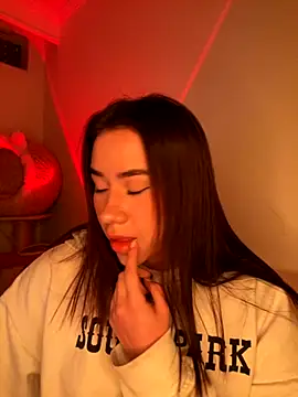 Snapshot of Im_Valen_Cute chatting on 12.02.25 Im Valen Cute online show from 12.02.25