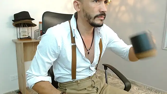 Snapshot of Reiko_85_ chatting on 02.14.25 Reiko 85 online show from 02.14.25