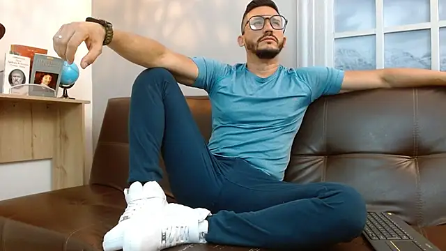 Snapshot of Reiko_85_ chatting on 03.10.25 Reiko 85 online show from 03.10.25