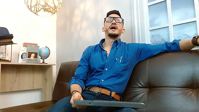 Snapshot of Reiko_85_ chatting on 03.21.25 Reiko 85 online show from 03.21.25