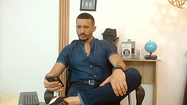 Snapshot of Reiko_85_ chatting on 09.10.25 Reiko 85 online show from 09.10.25