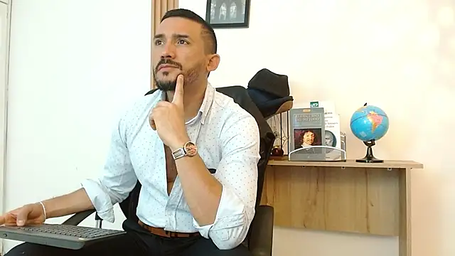 Snapshot of Reiko_85_ chatting on 09.12.25 Reiko 85 online show from 09.12.25