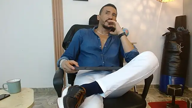 Snapshot of Reiko_85_ chatting on 09.13.25 Reiko 85 online show from 09.13.25