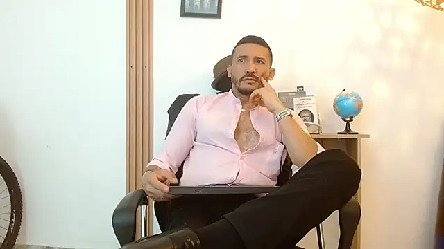 Snapshot of Reiko_85_ chatting on 09.25.25 Reiko 85 online show from 09.25.25