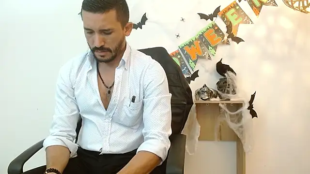 Snapshot of Reiko_85_ chatting on 10.09.25 Reiko 85 online show from 10.09.25