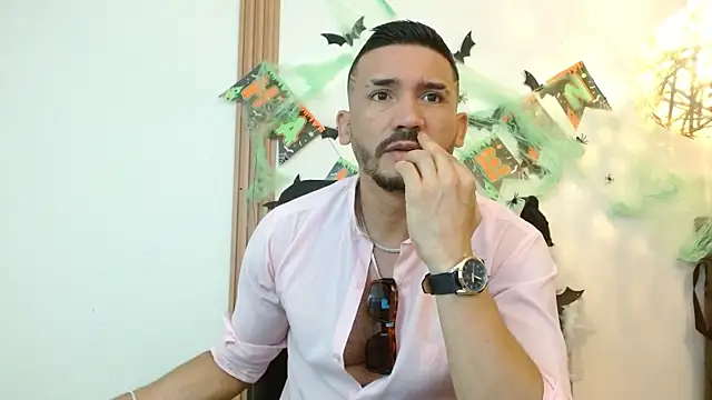 Snapshot of Reiko_85_ chatting on 10.22.25 Reiko 85 online show from 10.22.25