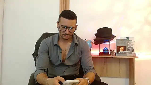 Snapshot of Reiko_85_ chatting on 11.08.25 Reiko 85 online show from 11.08.25