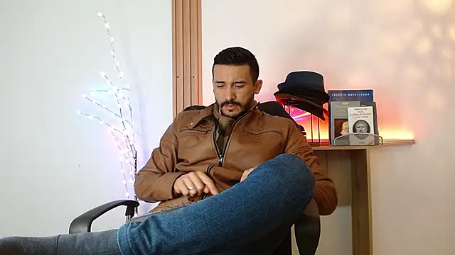 Reiko 85  online show from 01.12.26