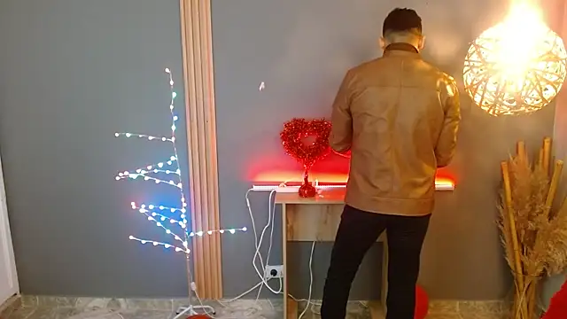 Reiko 85  online show from 02.16.26