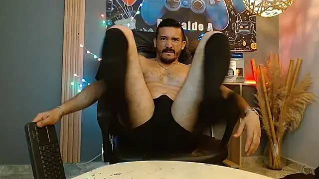 Reiko 85  online show from 04.08.26