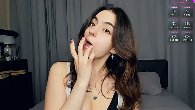 Snapshot of DracosMoon chatting on 10.16.25 DracosMoon online show from 10.16.25