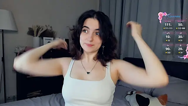 Snapshot of DracosMoon chatting on 11.16.25 DracosMoon online show from 11.16.25