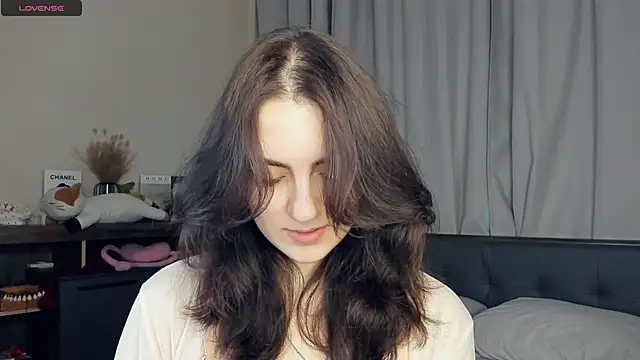 Snapshot of DracosMoon chatting on 11.28.25 DracosMoon online show from 11.28.25