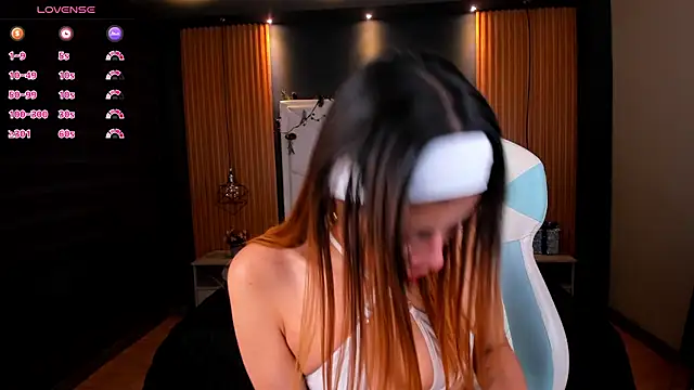 Snapshot of Antonella_Torres2 chatting on 02.12.25 Antonella Torres2 online show from 02.12.25