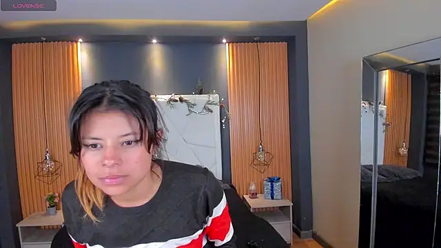 Snapshot of Antonella_Torres2 chatting on 02.17.25 Antonella Torres2 online show from 02.17.25