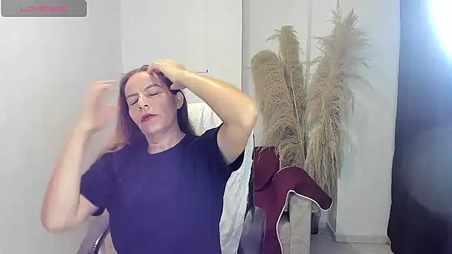 Snapshot of Milf_karlye chatting on 06.14.26 Milf karlye online show from 06.14.26