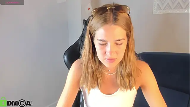 Snapshot of Jennifer_Wadee chatting on 06.09.26 Jennifer Wadee online show from 06.09.26