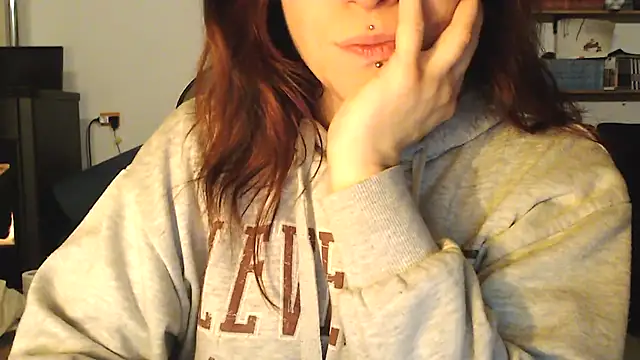 Snapshot of complicata_mente chatting on 12.20.24 complicata mente online show from 12.20.24