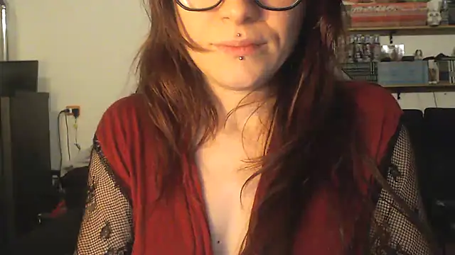 Snapshot of complicata_mente chatting on 01.28.25 complicata mente online show from 01.28.25