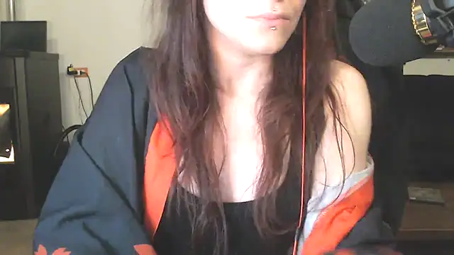 Snapshot of complicata_mente chatting on 02.27.25 complicata mente online show from 02.27.25