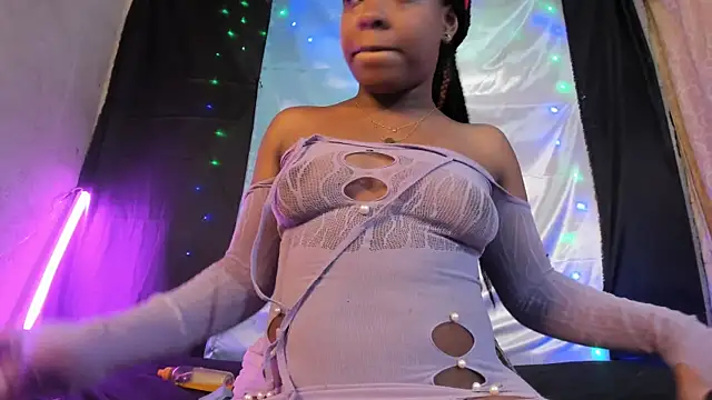 Snapshot of DeisyHarper chatting on 12.17.24 DeisyHarper online show from 12.17.24