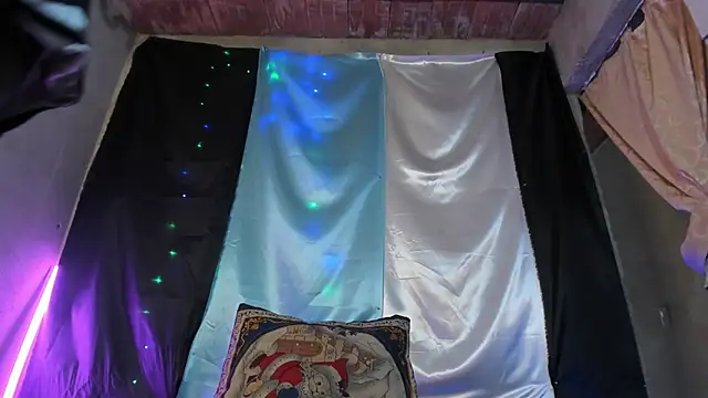 Snapshot of DeisyHarper chatting on 03.20.25 DeisyHarper online show from 03.20.25