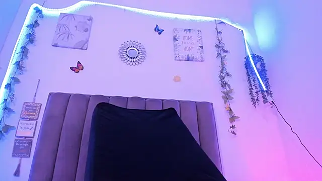 Snapshot of DeisyHarper chatting on 10.29.25 DeisyHarper online show from 10.29.25