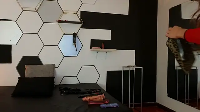 Snapshot of haileycat chatting on 02.08.25 haileycat online show from 02.08.25