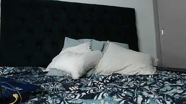 jonhklleyn online show from 09.08.25