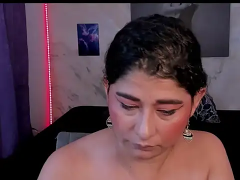 Snapshot of alinabozz1 chatting on 07.20.26 alinabozz1 online show from 07.20.26