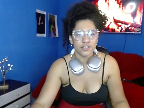 Snapshot of bellacrespalatina chatting on 10.23.25 bellacrespalatina online show from 10.23.25