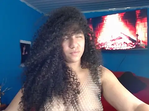 Snapshot of bellacrespalatina chatting on 10.31.25 bellacrespalatina online show from 10.31.25