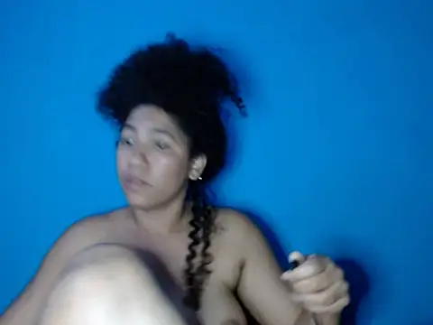 Snapshot of bellacrespalatina chatting on 11.01.25 bellacrespalatina online show from 11.01.25