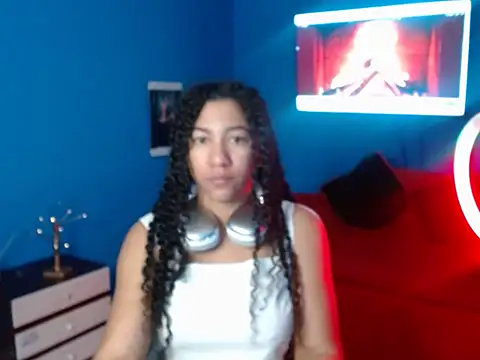 Snapshot of bellacrespalatina chatting on 11.20.25 bellacrespalatina online show from 11.20.25