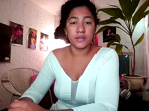 Snapshot of bellacrespalatina chatting on 03.19.26 bellacrespalatina online show from 03.19.26