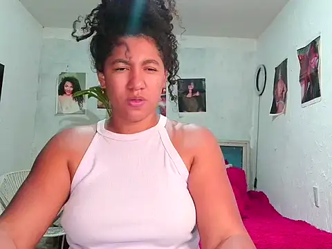 Snapshot of bellacrespalatina chatting on 04.17.26 bellacrespalatina online show from 04.17.26