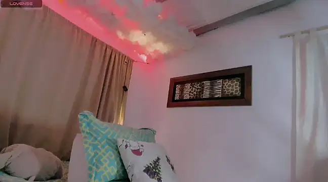 Lauu G online show from 01.28.25