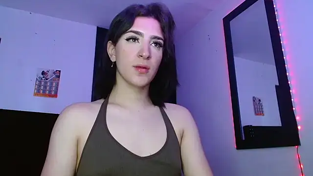 Snapshot of Triana_Damelio chatting on 11.12.25 Triana Damelio online show from 11.12.25