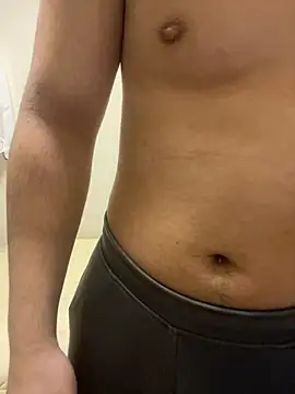 YU-KI00 online show from 12.17.25