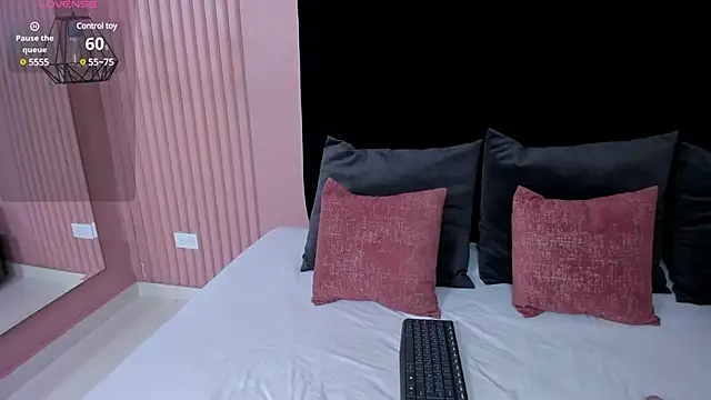 emilie xx  online show from 12.29.24