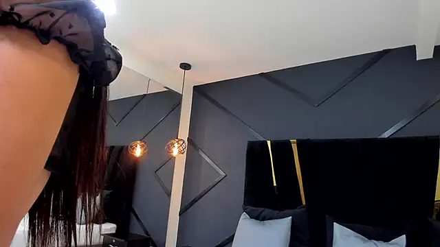 emilie xx  online show from 02.28.25