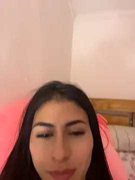 Snapshot of emilie_xx_ chatting on 05.25.26 emilie xx online show from 05.25.26