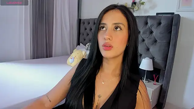 Snapshot of Amiirra_ chatting on 02.18.26 Amiirra online show from 02.18.26