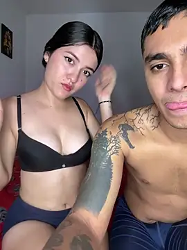 Snapshot of Jonlis01 chatting on 12.19.25 Jonlis01 online show from 12.19.25