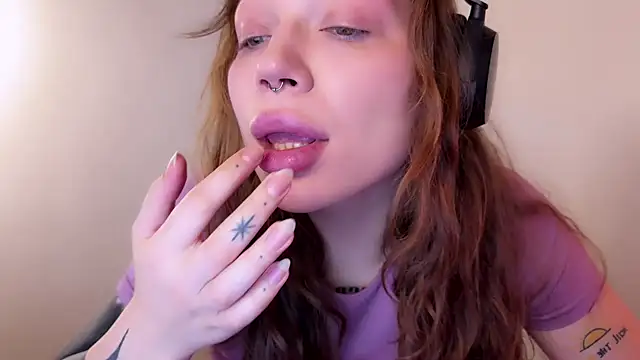 Snapshot of PaulaPratt chatting on 01.18.25 PaulaPratt online show from 01.18.25