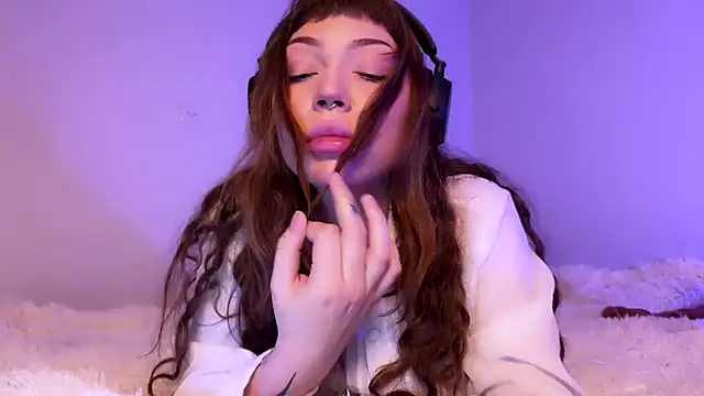 Snapshot of PaulaPratt chatting on 01.28.25 PaulaPratt online show from 01.28.25