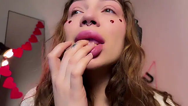 Snapshot of PaulaPratt chatting on 02.14.25 PaulaPratt online show from 02.14.25