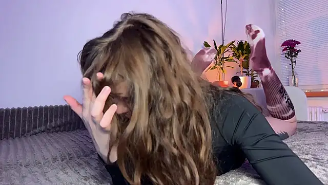 Snapshot of PaulaPratt chatting on 11.21.25 PaulaPratt online show from 11.21.25