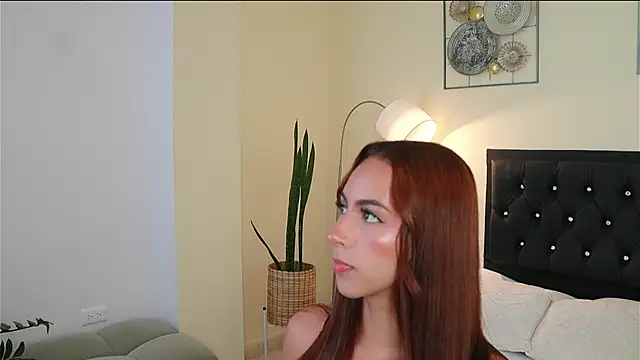 Snapshot of paauly chatting on 04.25.26 paauly online show from 04.25.26