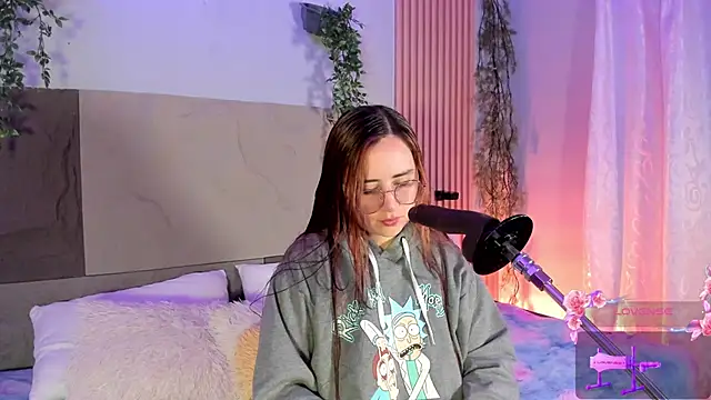 centaurigirl online show from 03.20.26